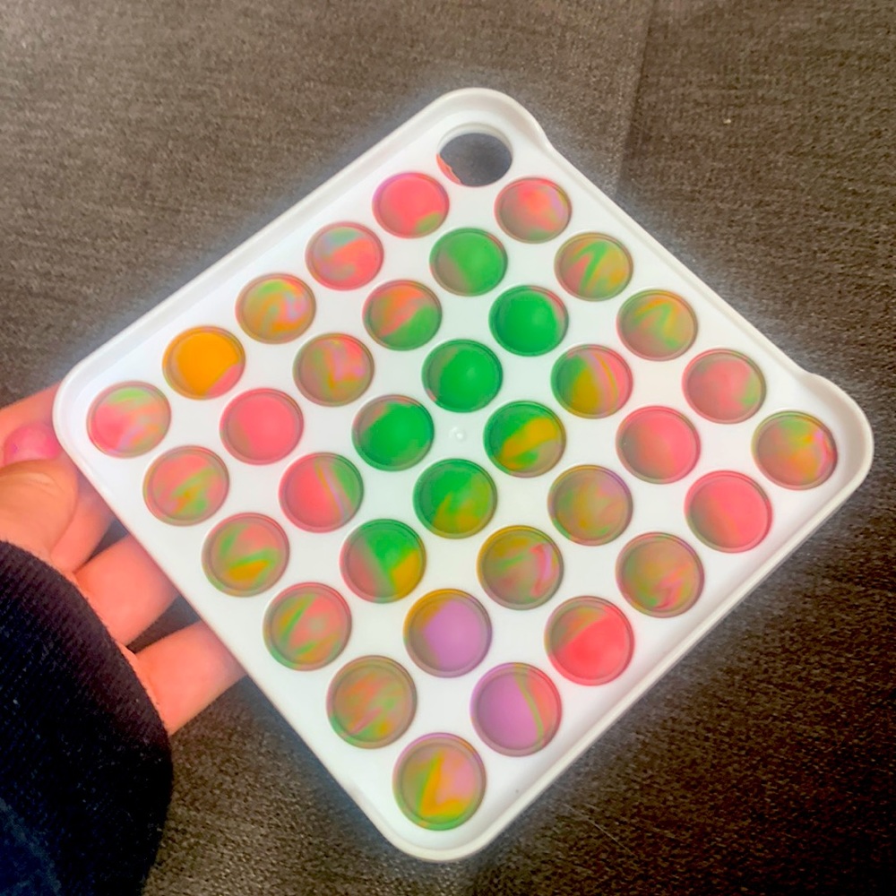 Hard shell square pop-it!